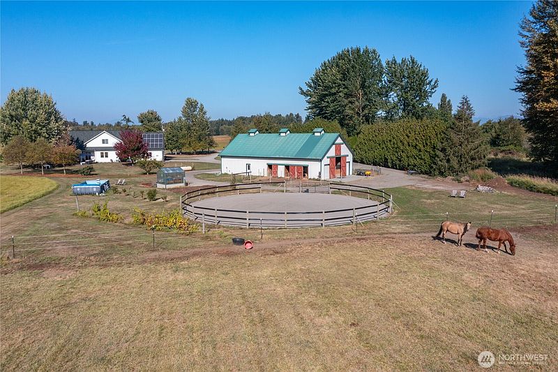 2nd image of 2693 Lindsay Rd