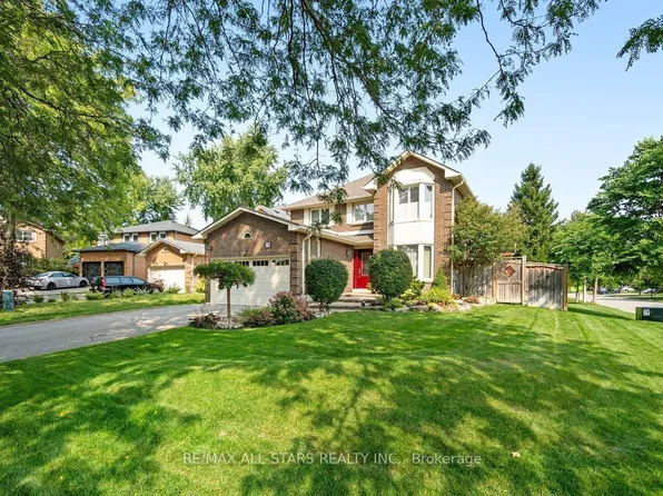 18 Ranger Ct, Markham, ON L3P 6B3