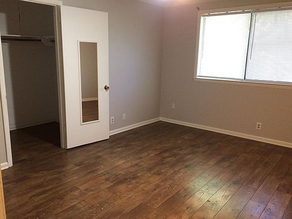 Master with walk-in closet