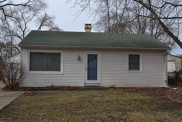 1st image of 334 Elmwood Ln