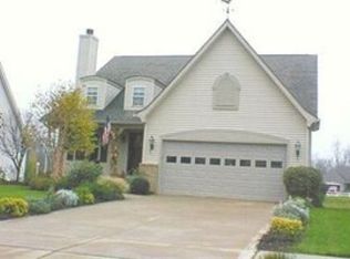 111 Fox Pointe Dr, Chardon, OH 44024