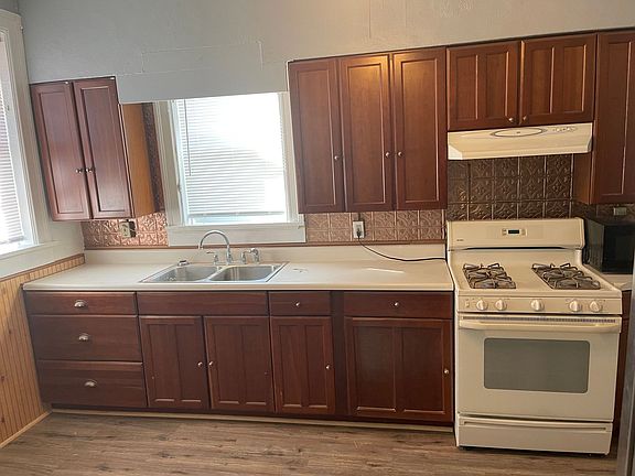 3rd image of 4440B Gibson Ave