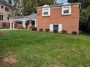 7511 Marbury Rd, Bethesda, MD 20817