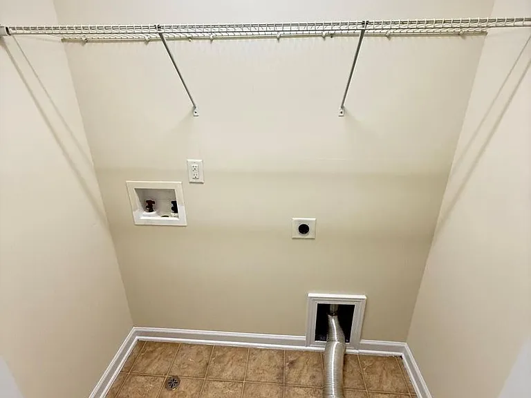 8527 Quarton Dr — Photo 20