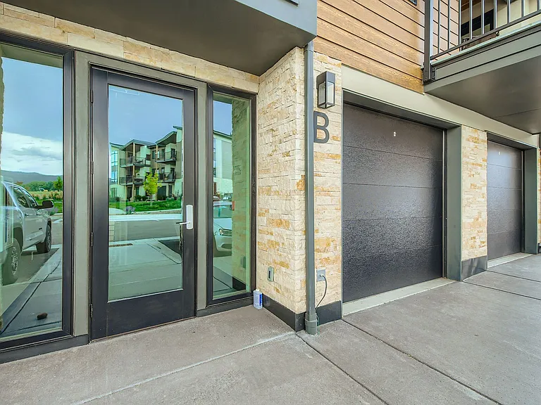 91 Mount Hope Cir #B303 — Photo 21