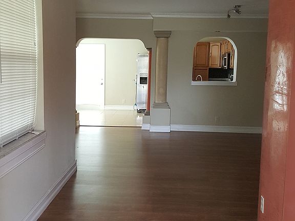 5th image of 1326 N Fowler Dr