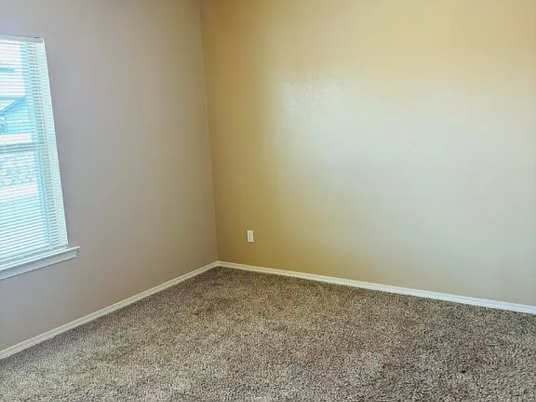 12916 Hueco Hill Dr — Photo 4