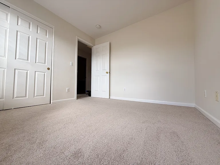3489 Dayton Cmn — Photo 17