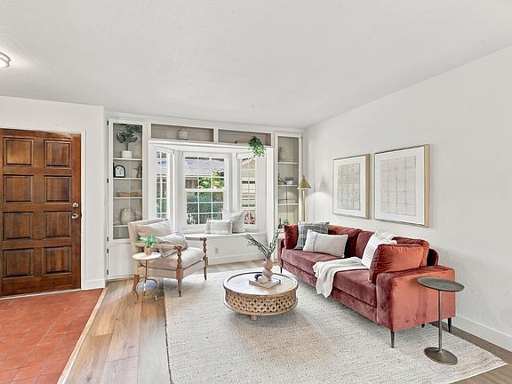 5th image of 166 Pryce St Unit 166
