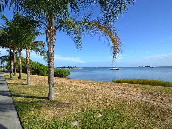 4th image of 1201 Indian River Dr