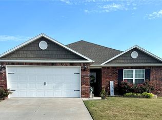 2306 Maplewood Dr, Lowell, AR 72745