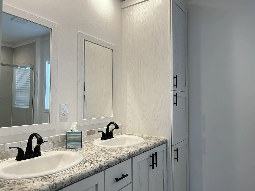 2 bed, 2.0 bath, 1460 sqft, $1,499 — Photo 4