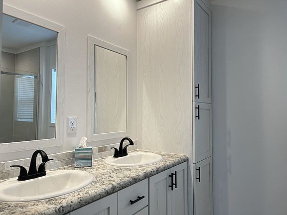 4th image of 24300 Airport Rd #146