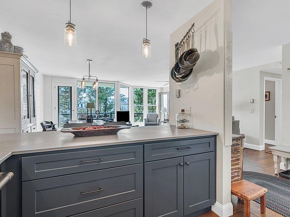 4th image of 215 E Grand Avenue #208