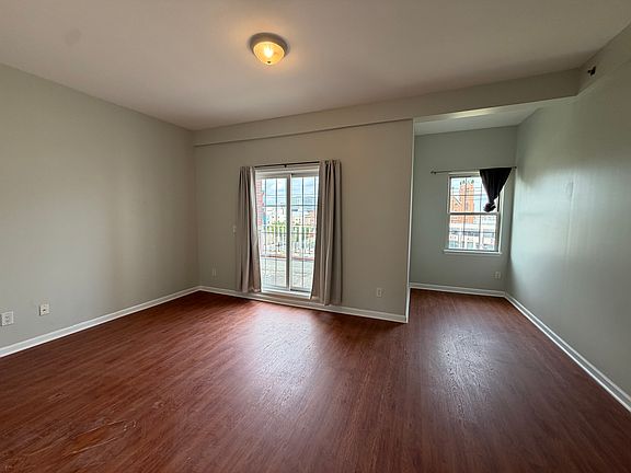 5th image of 1122 Buttonwood St #C