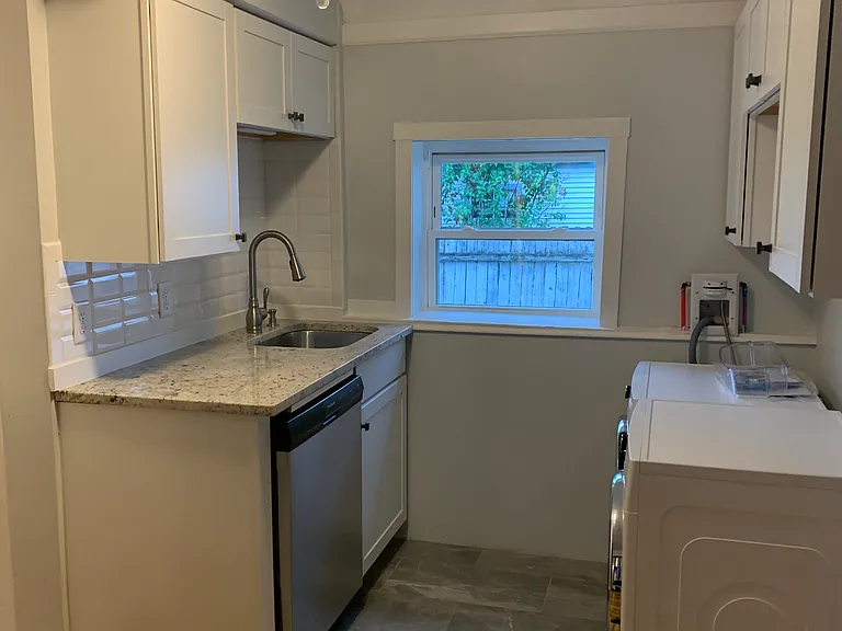 32 Shaffner St #A — Photo 11