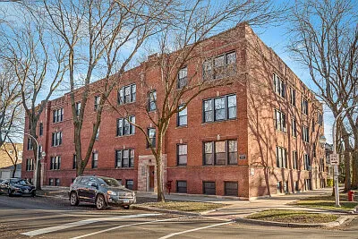 4949 N Oakley Ave #1 — Photo 8