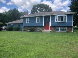 33 Lisa Ln, Uncasville, CT 06382