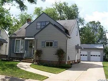 15104 Rockside Rd photo 1
