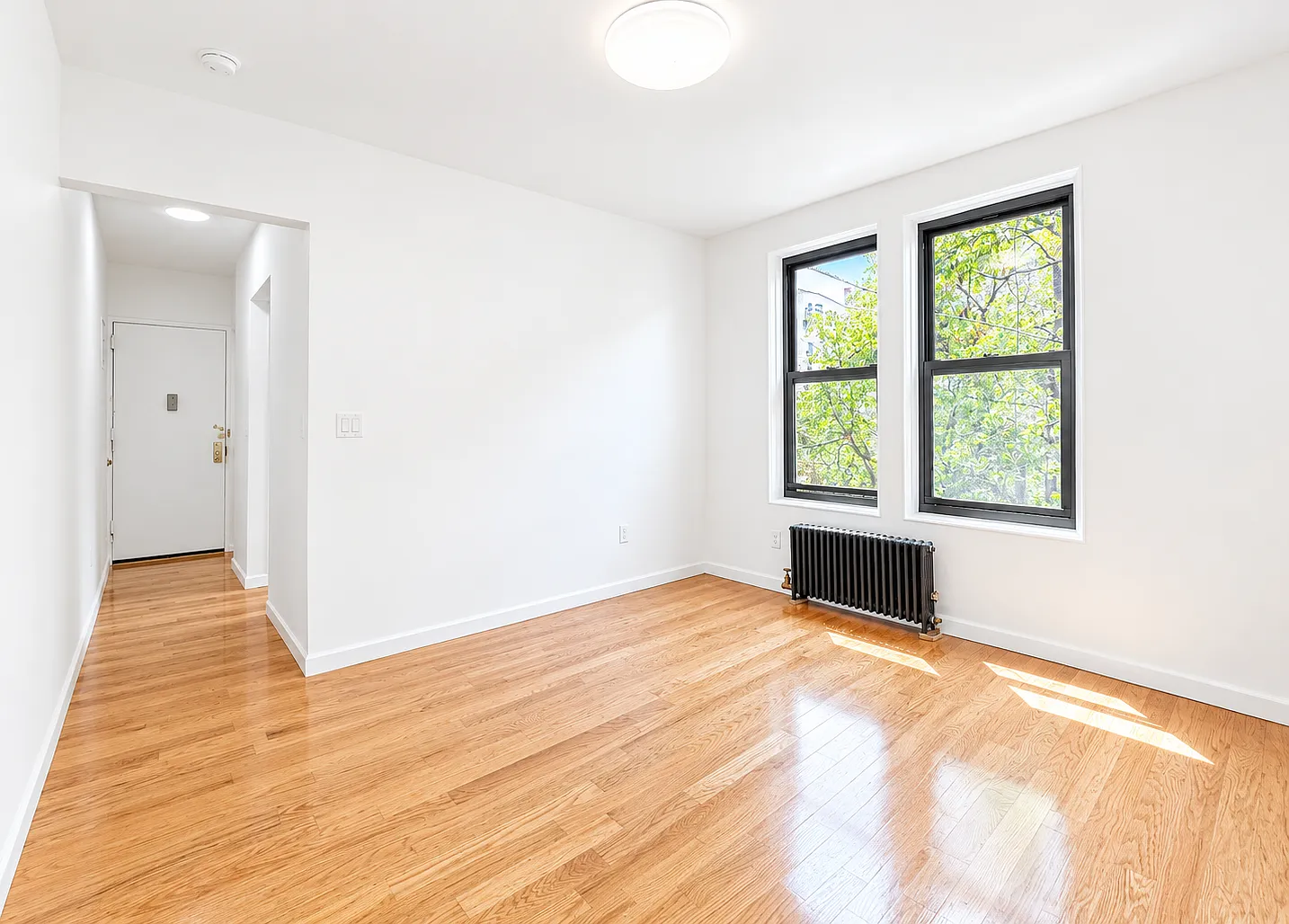 19 Christopher Street — Photo 3