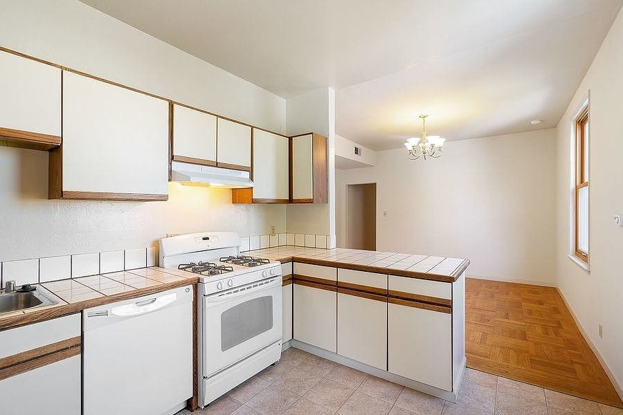 1st image of 59 Bellair Pl