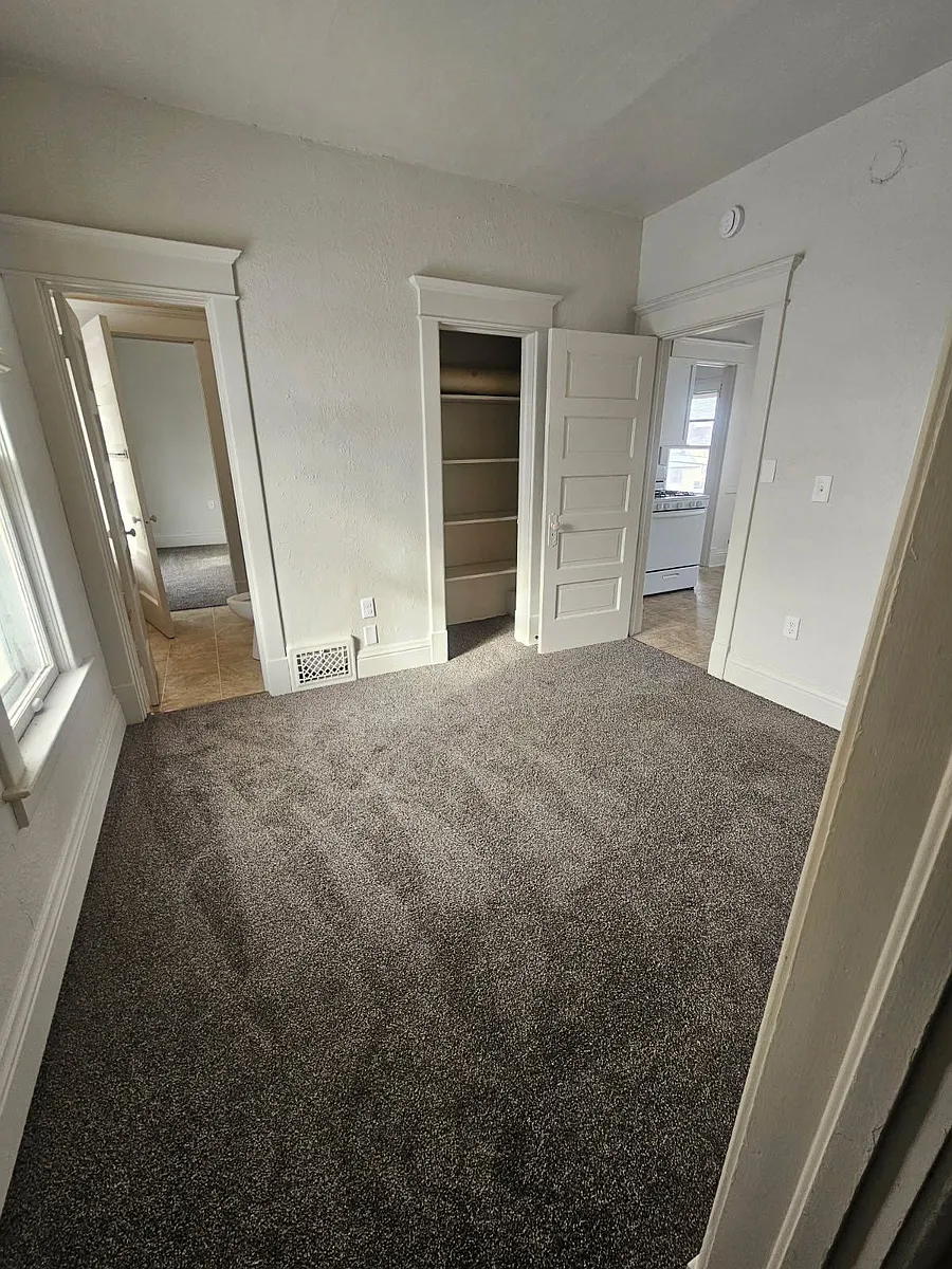Building Photo - 226 N 13th St #2