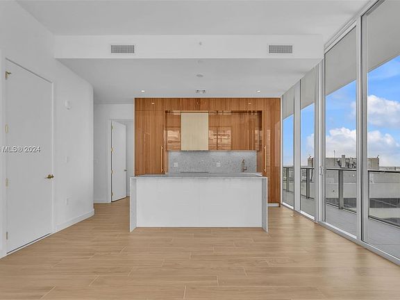 5th image of 2655 S Bayshore Dr #1610