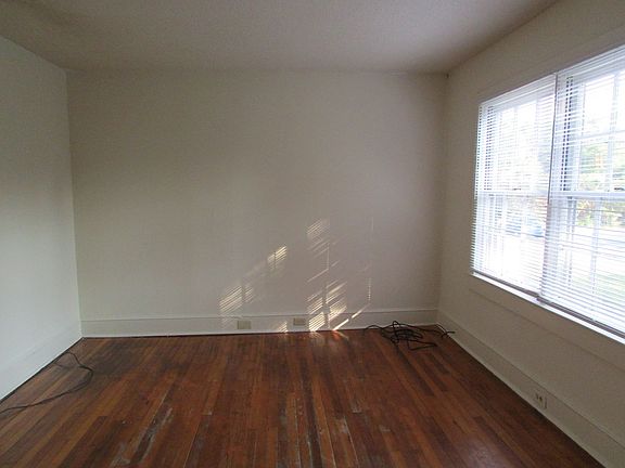 2nd image of 421 Cokesbury St #A
