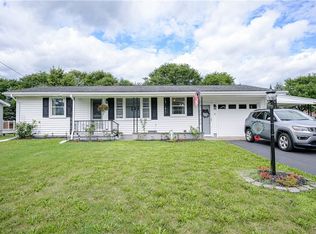 4 Royal Brook Ln, New York Mills, NY 13417