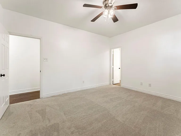 618 W Rollingwood St — Photo 15