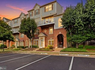 1717 Braddock Pl, Alexandria, VA 22302