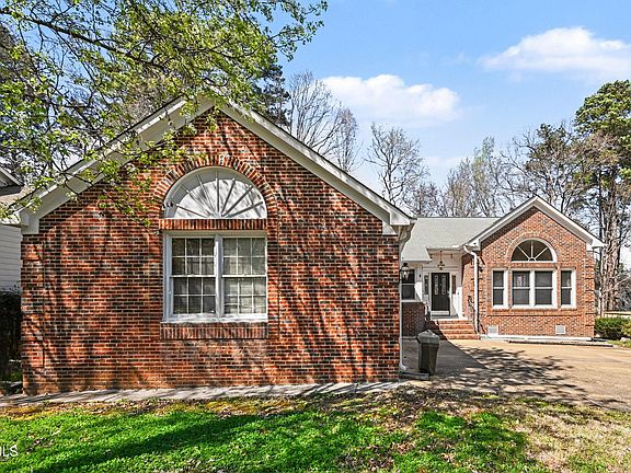 2nd image of 106 Stokesay Ct