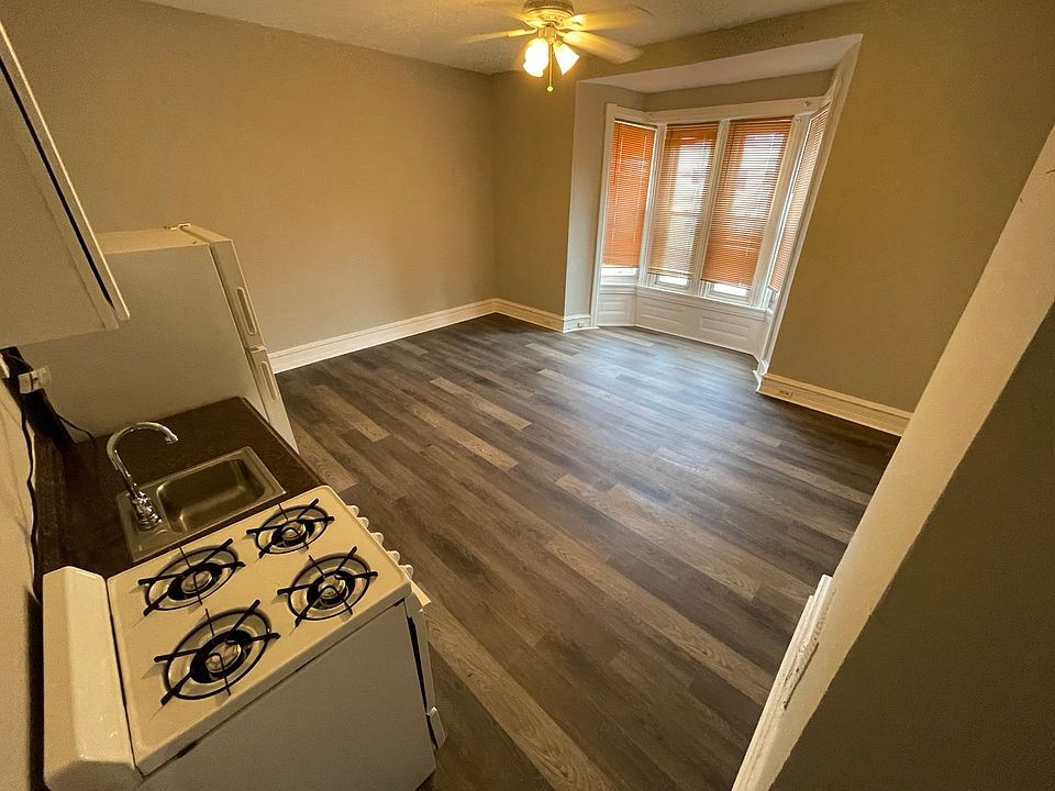 2nd image of 4124 Chester Ave #2F