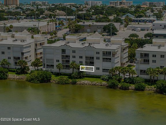 3rd image of 7028 Sevilla Ct Unit 202