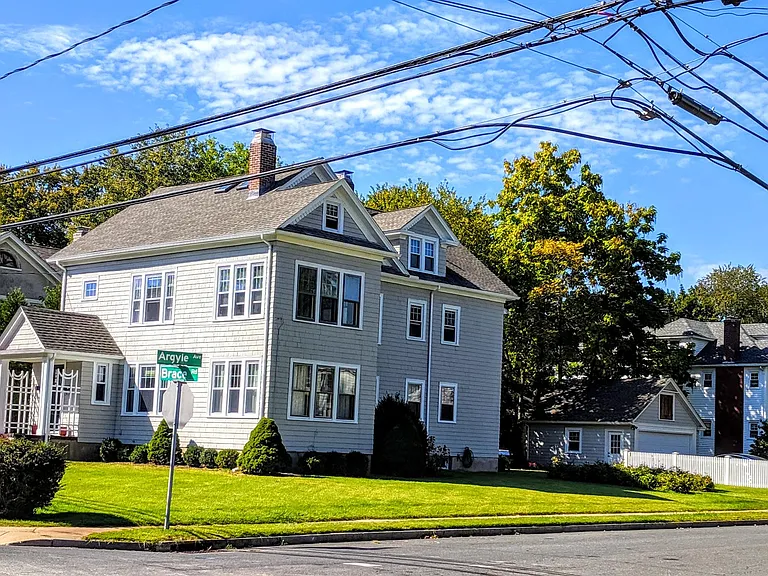 View corner of Argyle and Brace Road