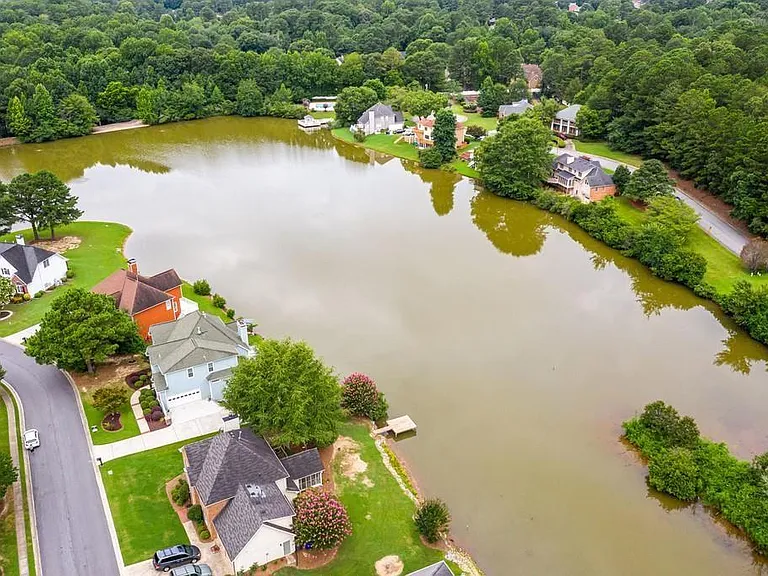 225 Heritage Lake Dr — Photo 16
