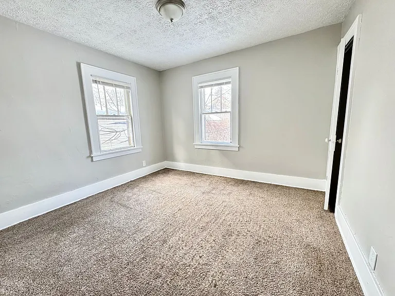 77-79 Elba St — Photo 5