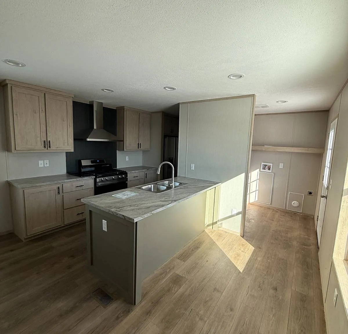 2 bed, 2.0 bath, 840 sqft, $1,150 — Photo 2