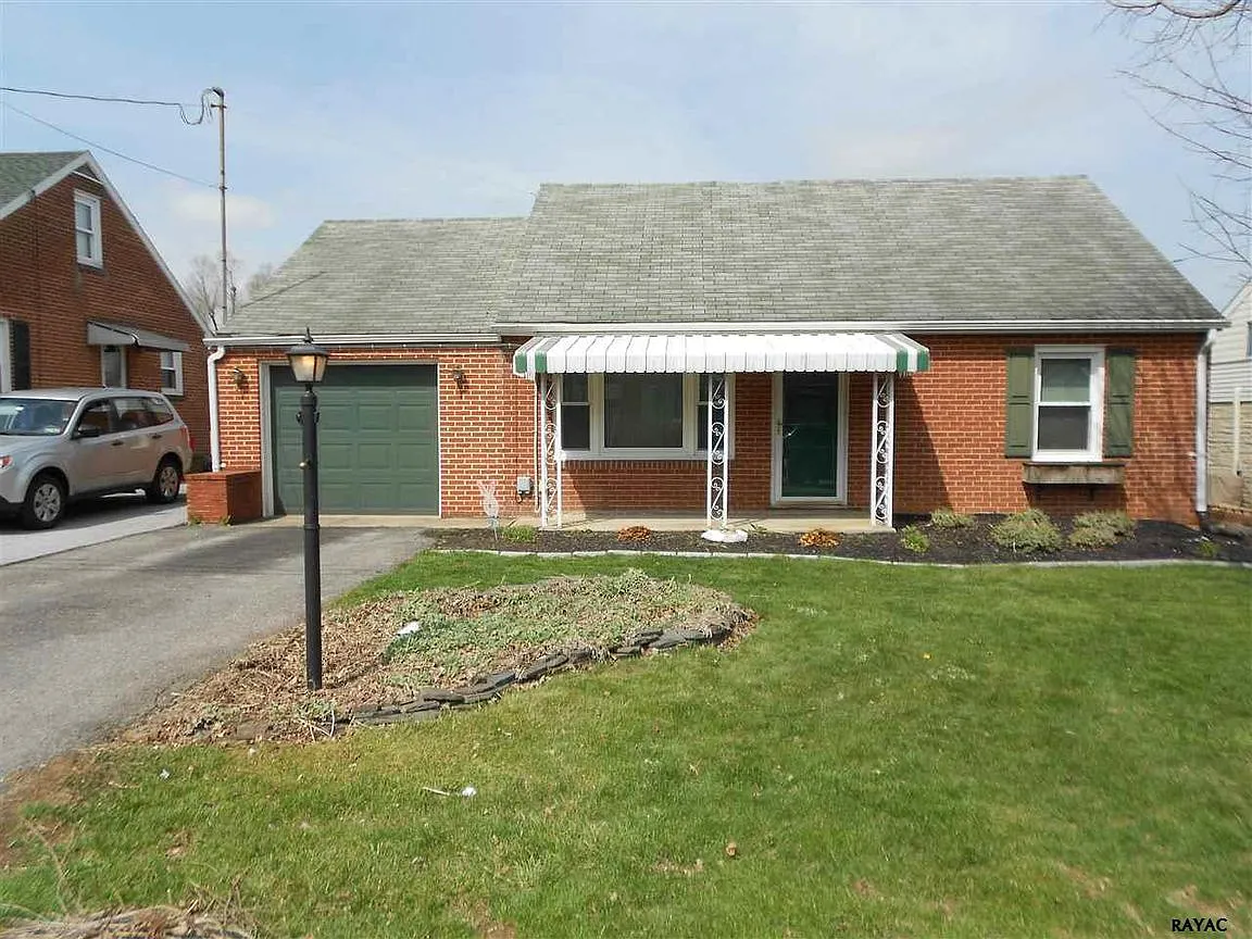 20 Evergreen Ln photo 1