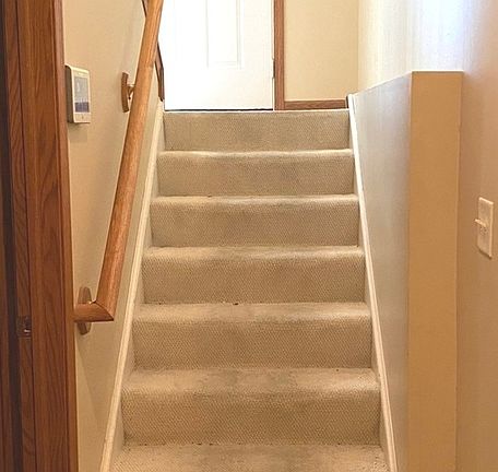 4th image of 1608 Fieldstone Dr N