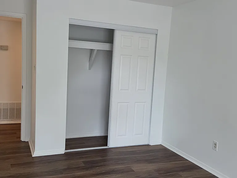 2192 Palmyra Dr SE — Photo 2