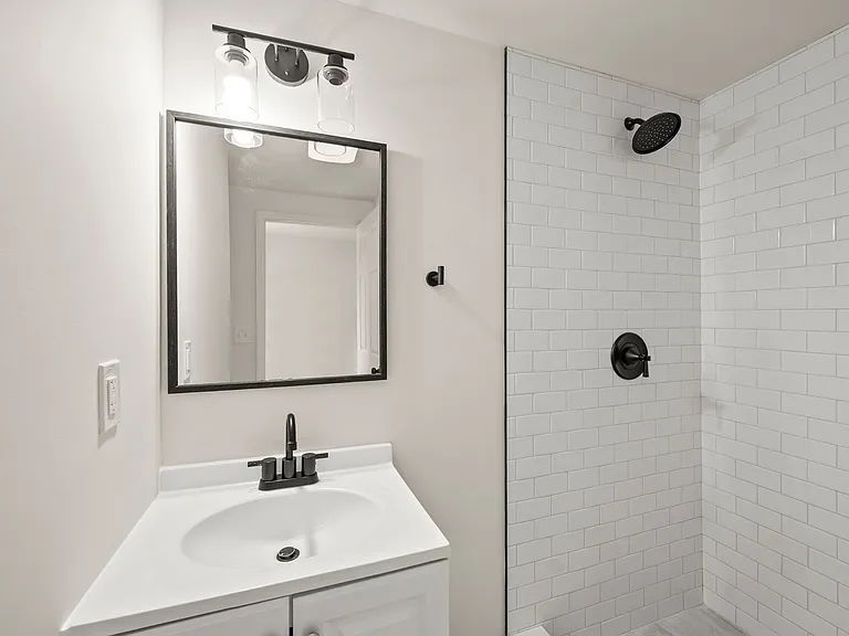 1407 Clover St — Photo 10