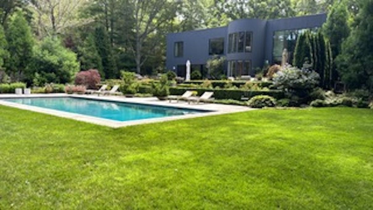 Outdoor Pool/Patio