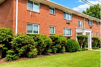 2400 Langston Blvd — Photo 2