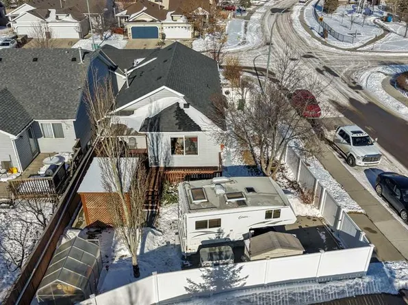 162 W Creek Bay, Chestermere, AB T1X 1K7