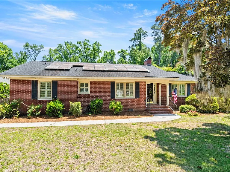 726 Wisteria Dr — Photo 1