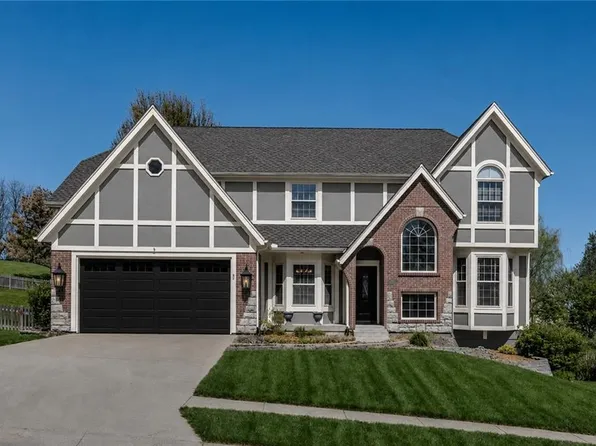 5508 Meadow Lk, Parkville, MO 64152
