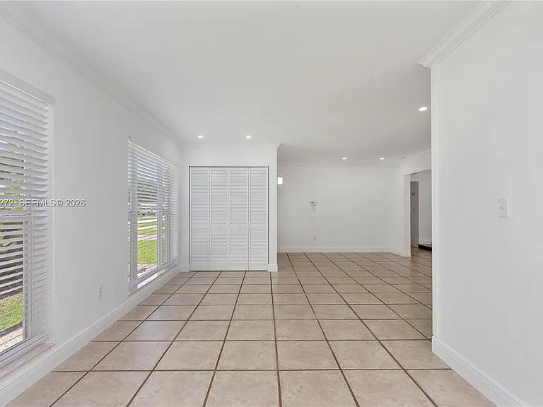 9030 SW 184th Ter — Photo 6