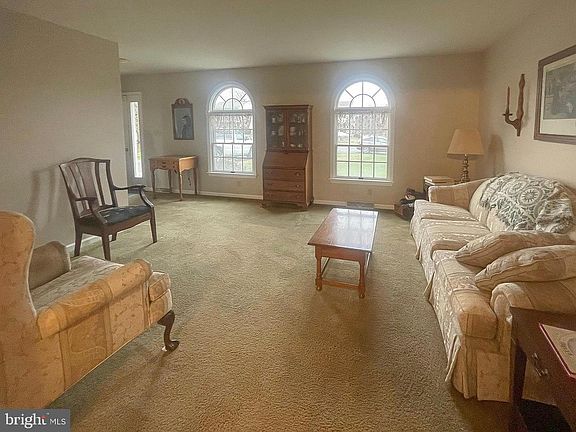 3rd image of 106 Susan Ave