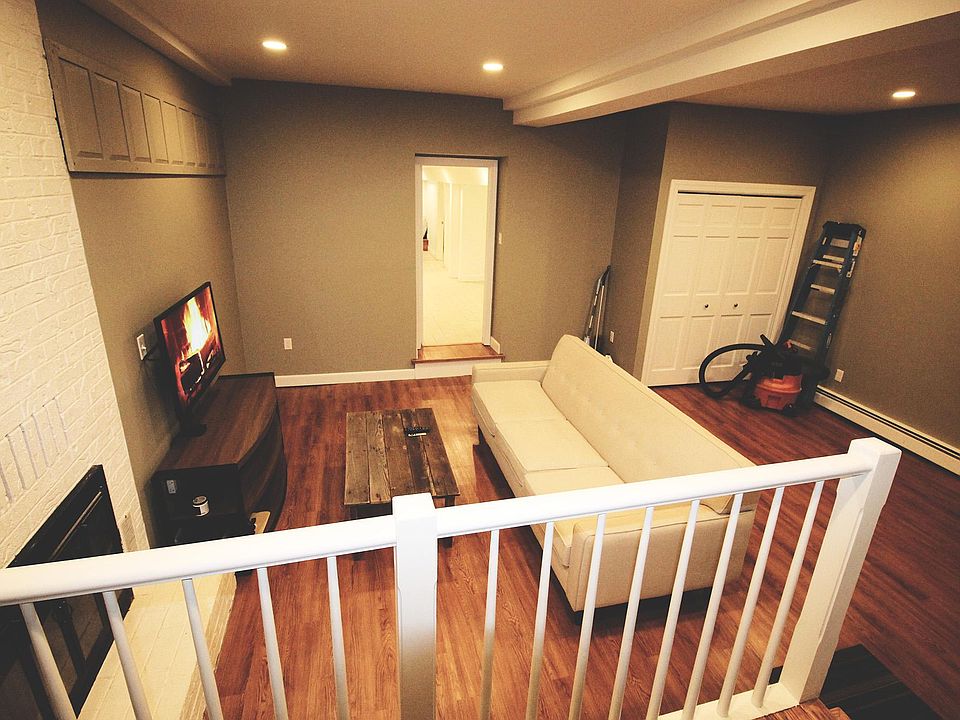 21 Pillsbury St, MA 01833 Zillow